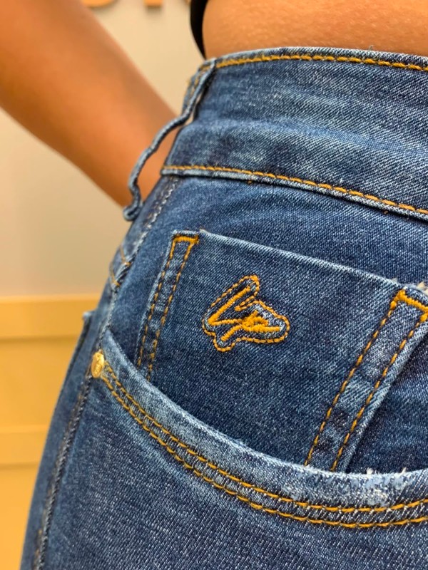 Calça jeans premium flare feminina